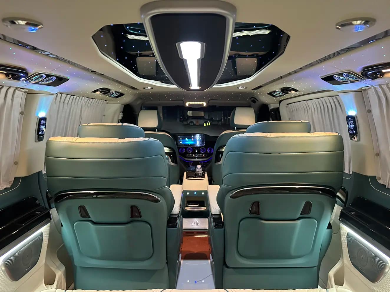 Mercedes-Benz Vito 2023 г. 40058 км. — фото 4