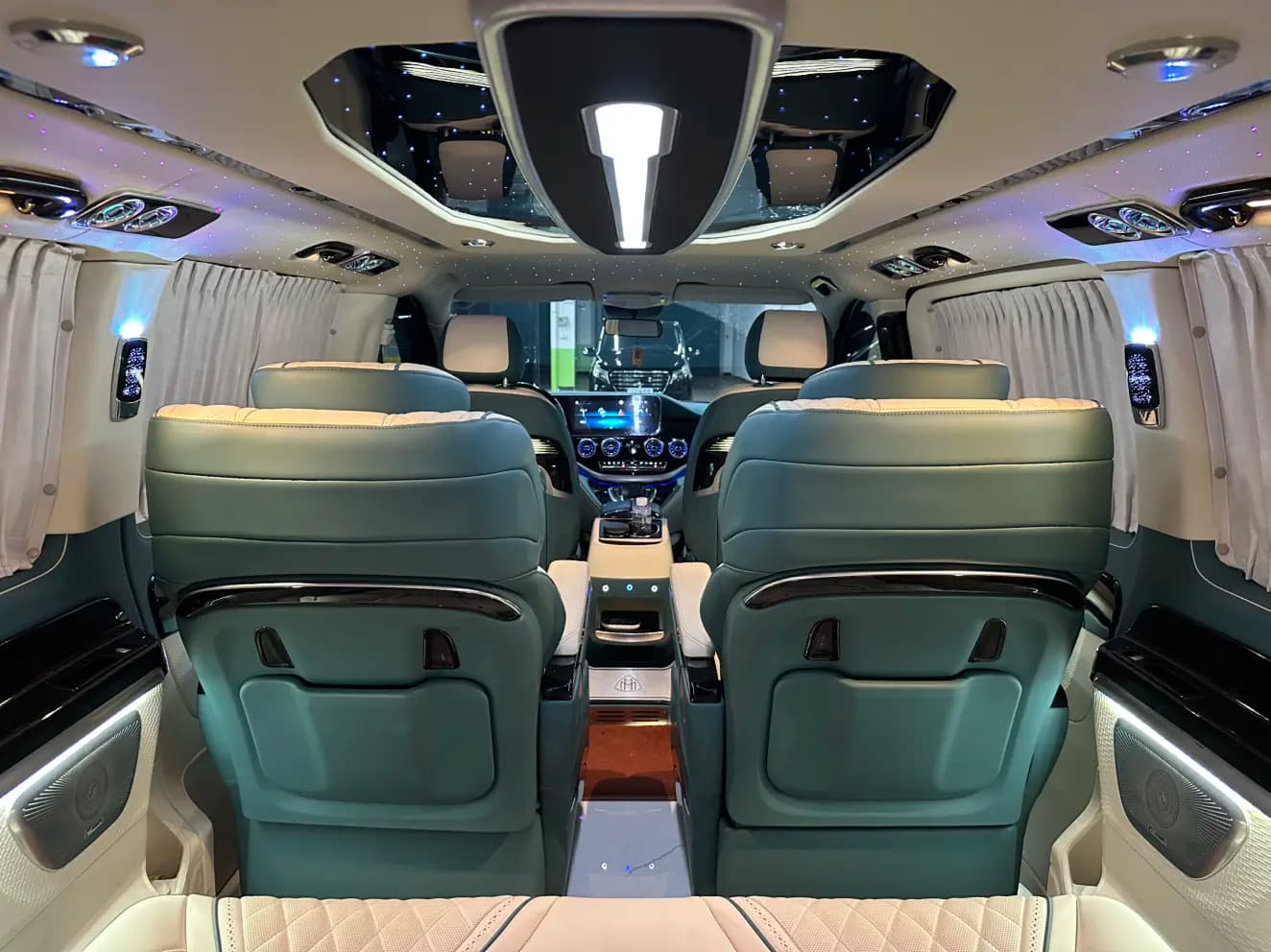 Mercedes-Benz Vito 2023 г. 40058 км. — фото 5