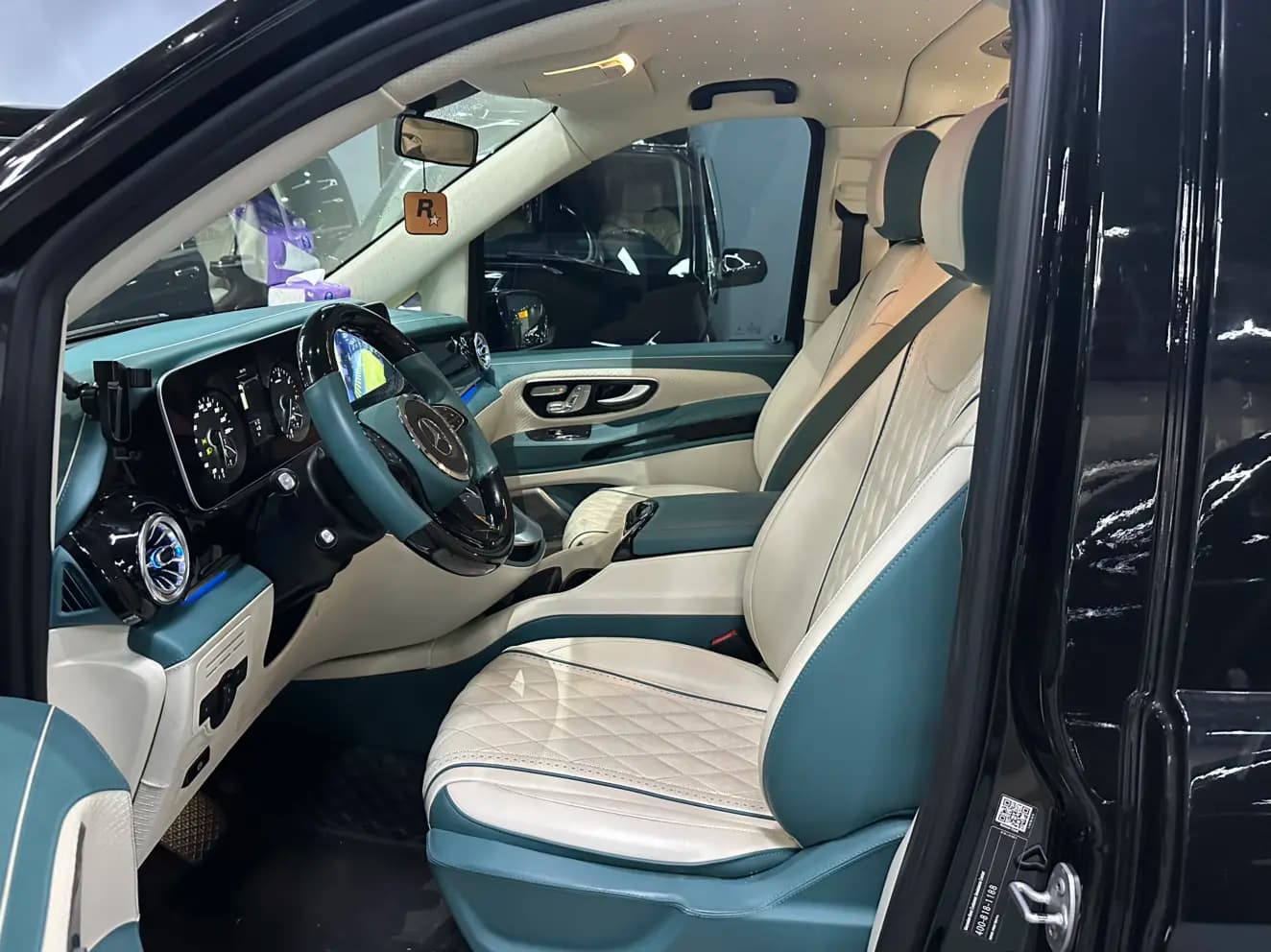 Mercedes-Benz Vito 2023 г. 40058 км. — фото 8