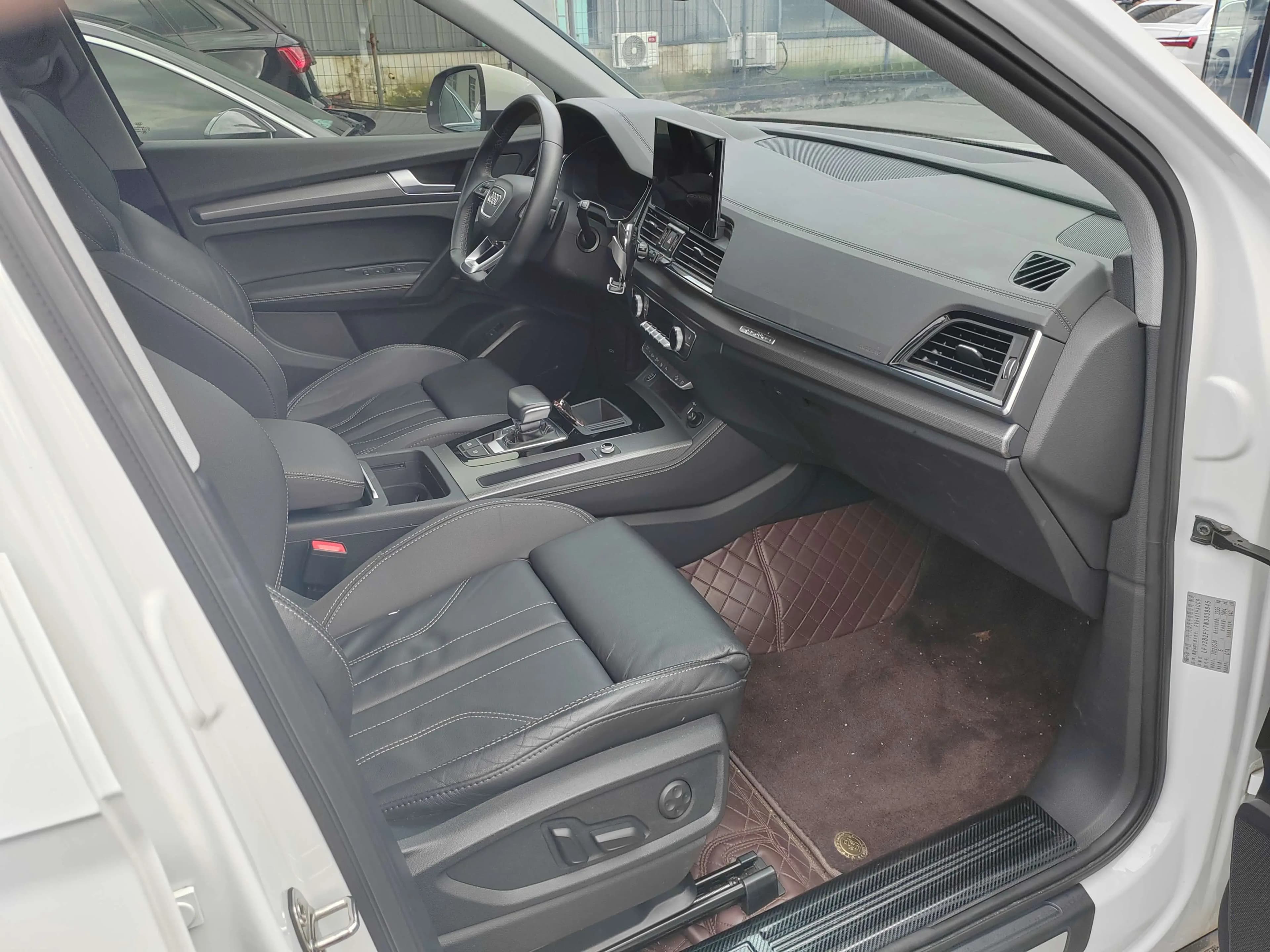 Audi Q5L 2022 г. 70003 км. — фото 6