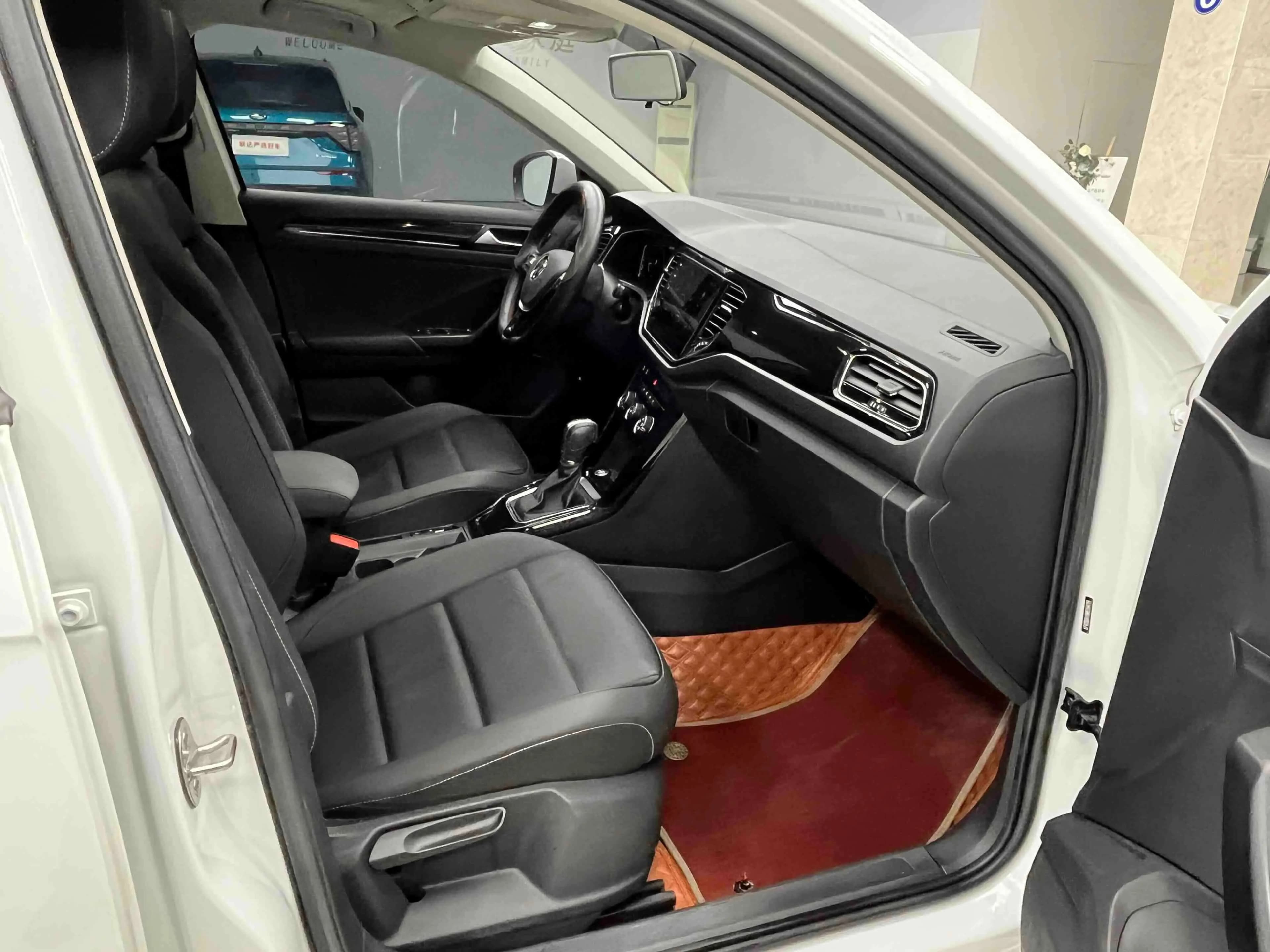 Volkswagen T-Roc 2021 г. 58138 км. — фото 14