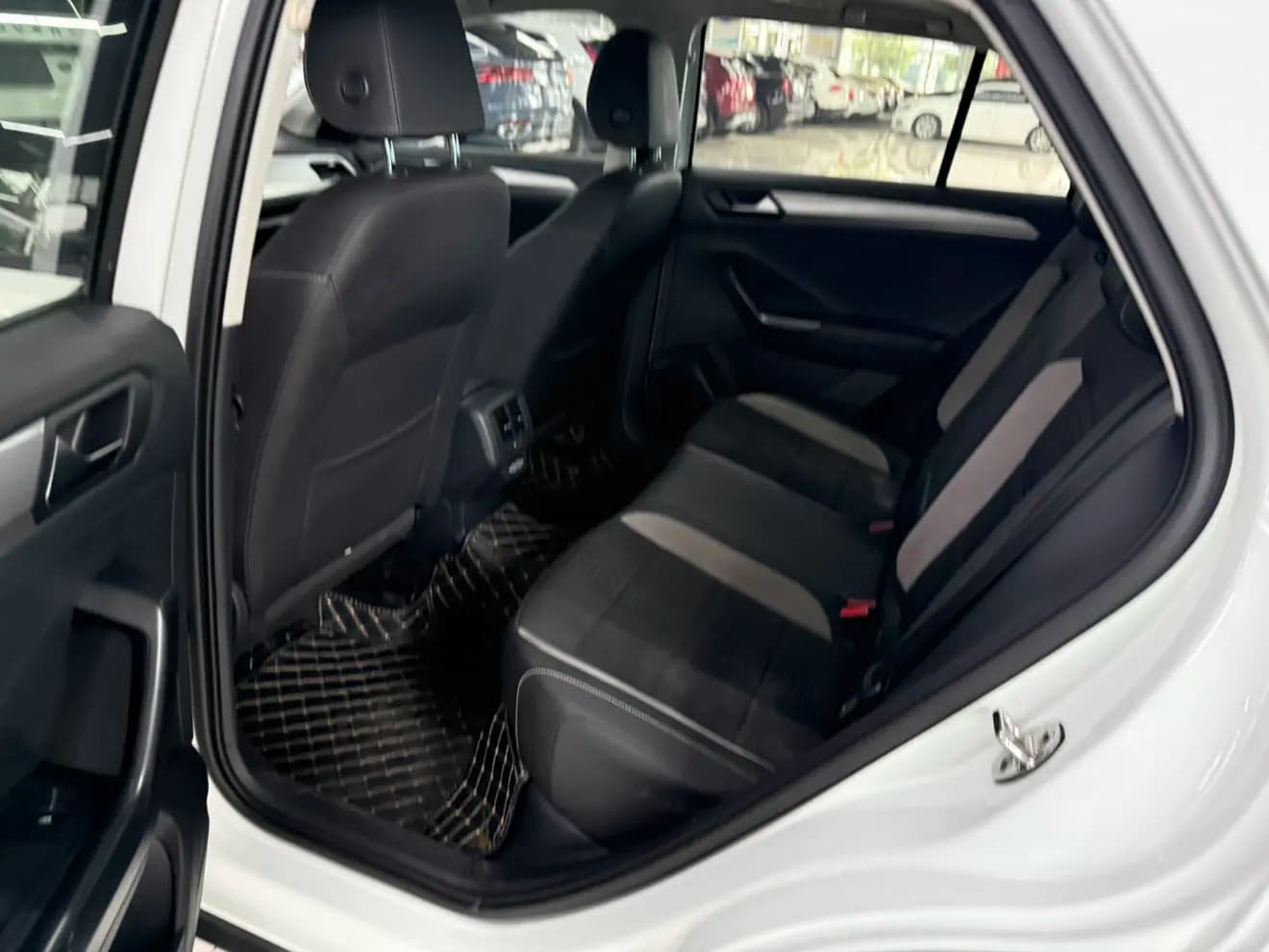 Volkswagen T-Roc 2021 г. 40023 км. — фото 8