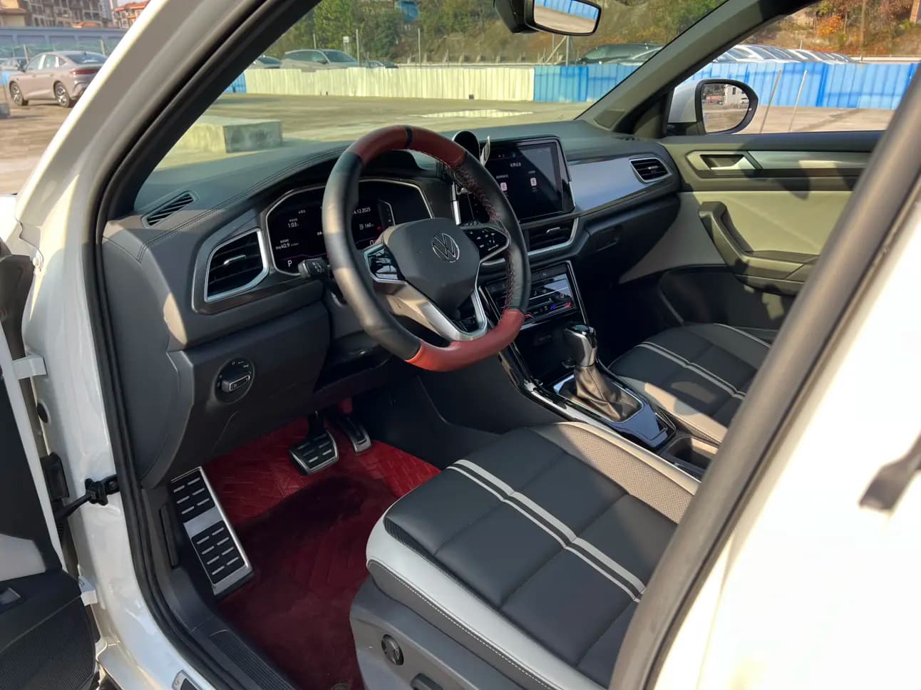 Volkswagen T-Roc 2023 г. 32024 км. — фото 12