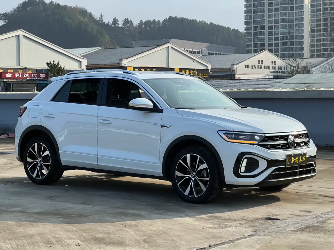 Volkswagen T-Roc 2023 г. 32024 км. — фото 3