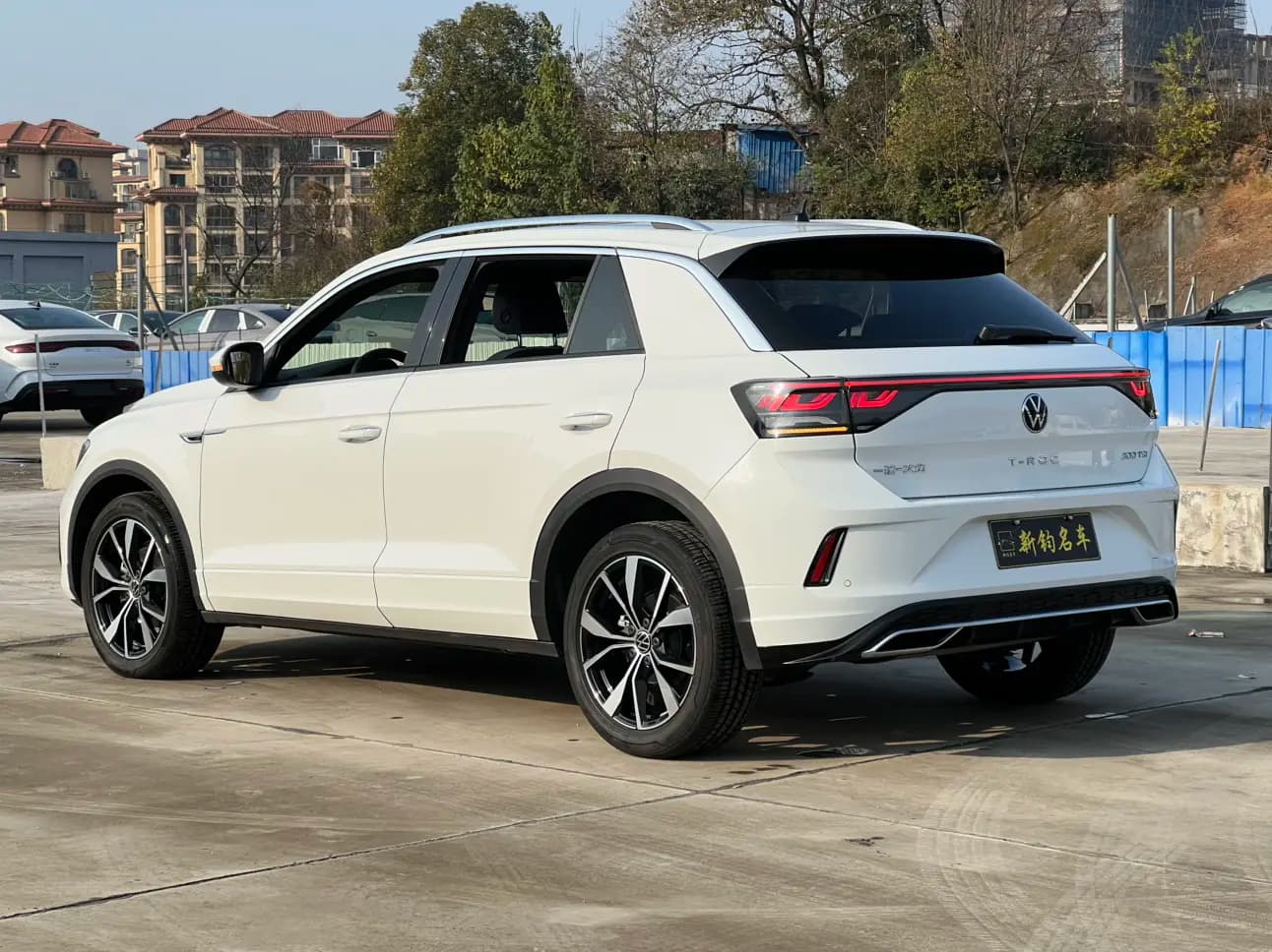 Volkswagen T-Roc 2023 г. 32024 км. — фото 4