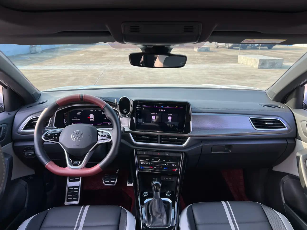 Volkswagen T-Roc 2023 г. 32024 км. — фото 8
