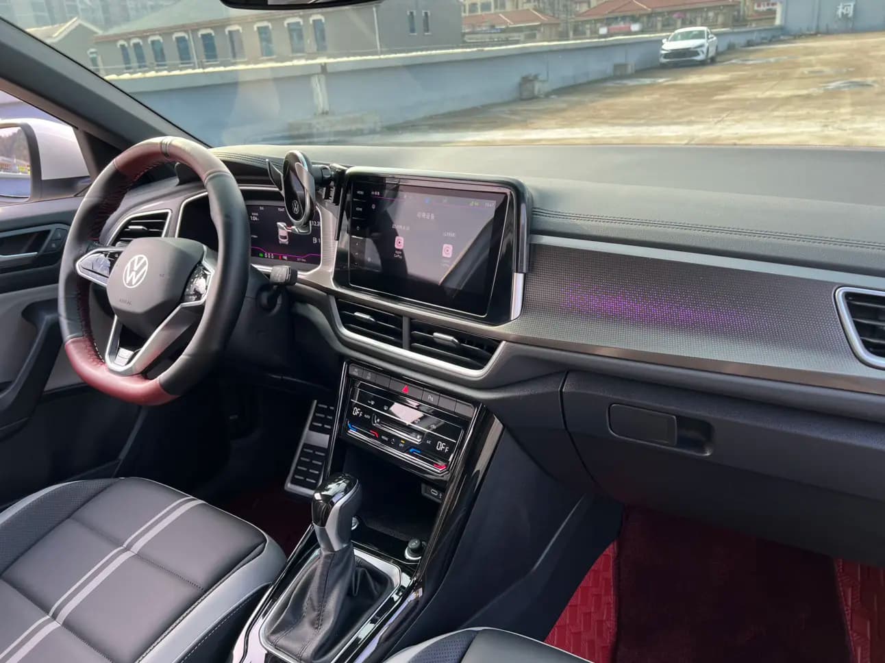 Volkswagen T-Roc 2023 г. 32024 км. — фото 10