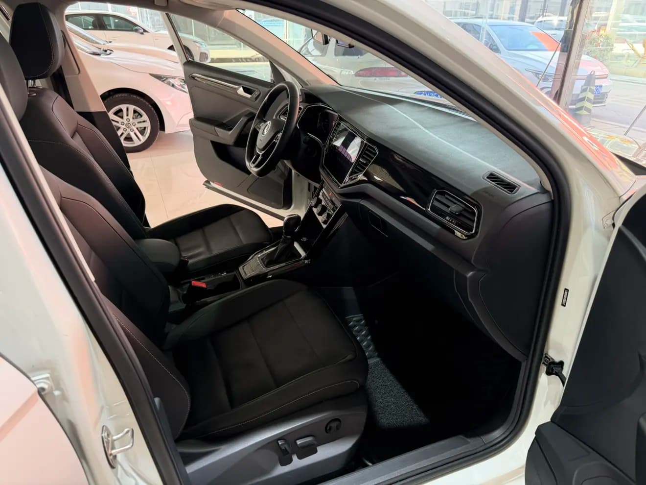 Volkswagen T-Roc 2022 г. 22026 км. — фото 7