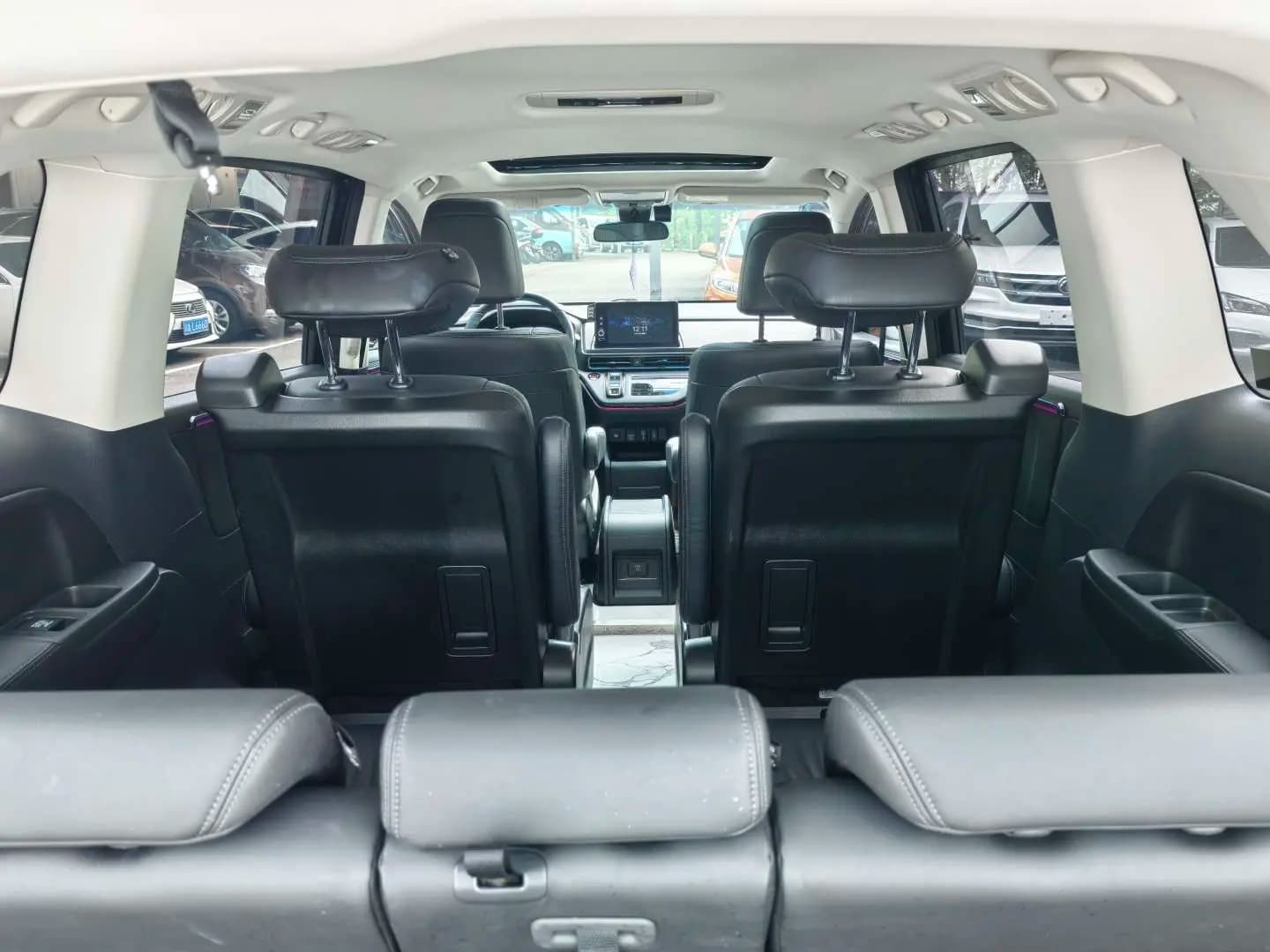 Honda Odyssey 2023 г. 40421 км. — фото 11