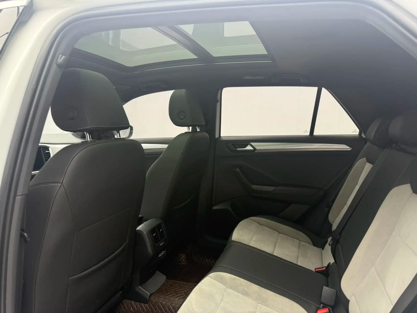 Volkswagen T-Roc 2022 г. 51027 км. — фото 15