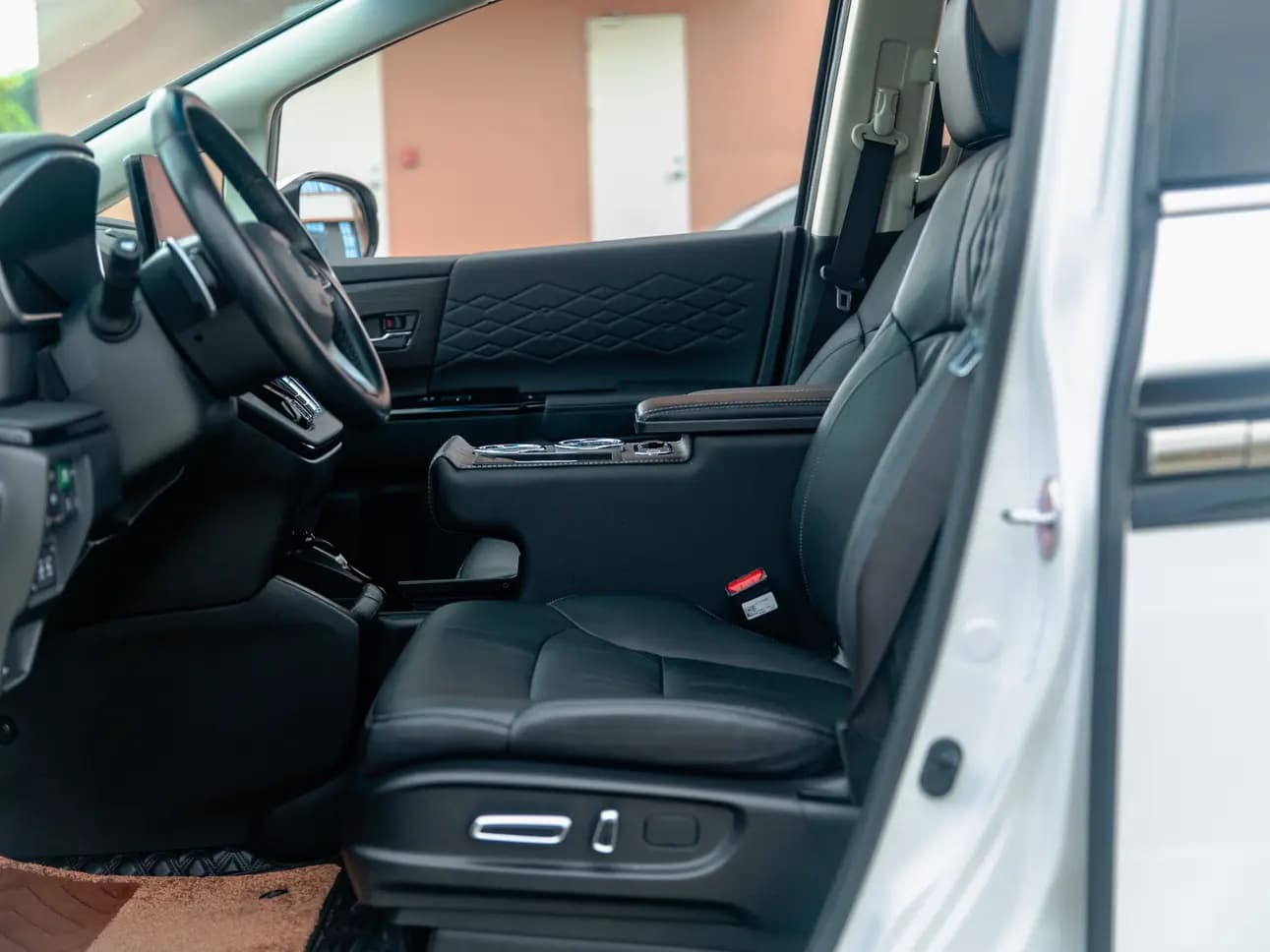 Honda Elysion 2023 г. 62090 км. — фото 18