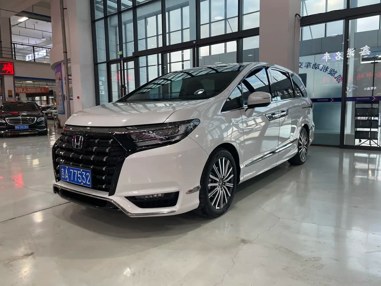 Honda Elysion 2022 г. 90091 км.