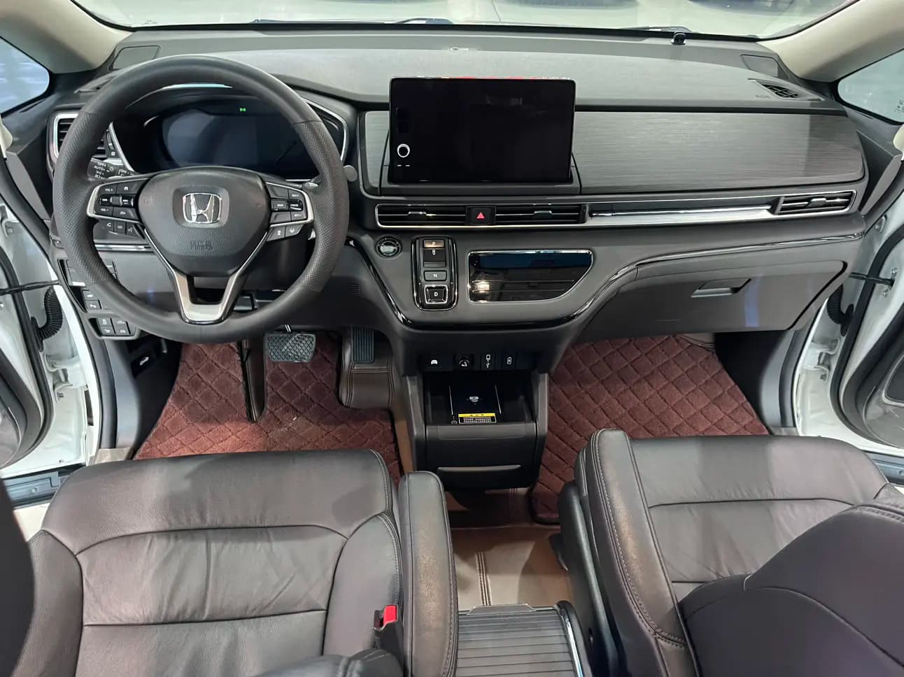 Honda Elysion 2022 г. 90091 км. — фото 11