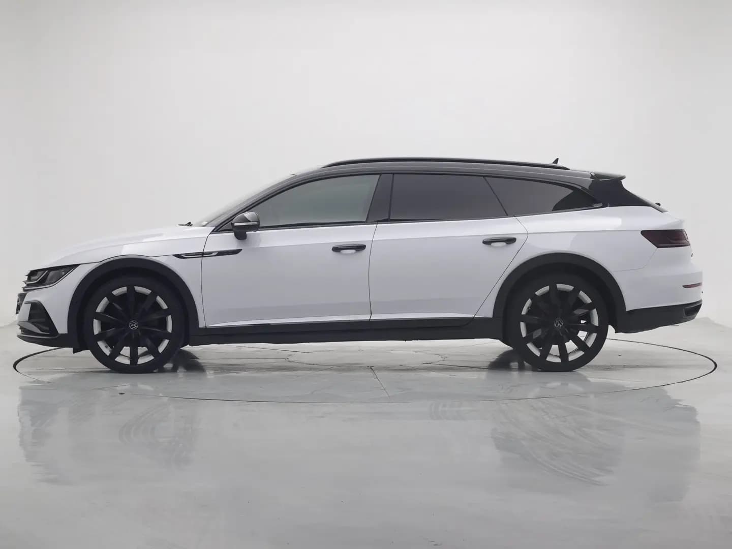 Volkswagen Arteon 2021 г. 68674 км. — фото 4