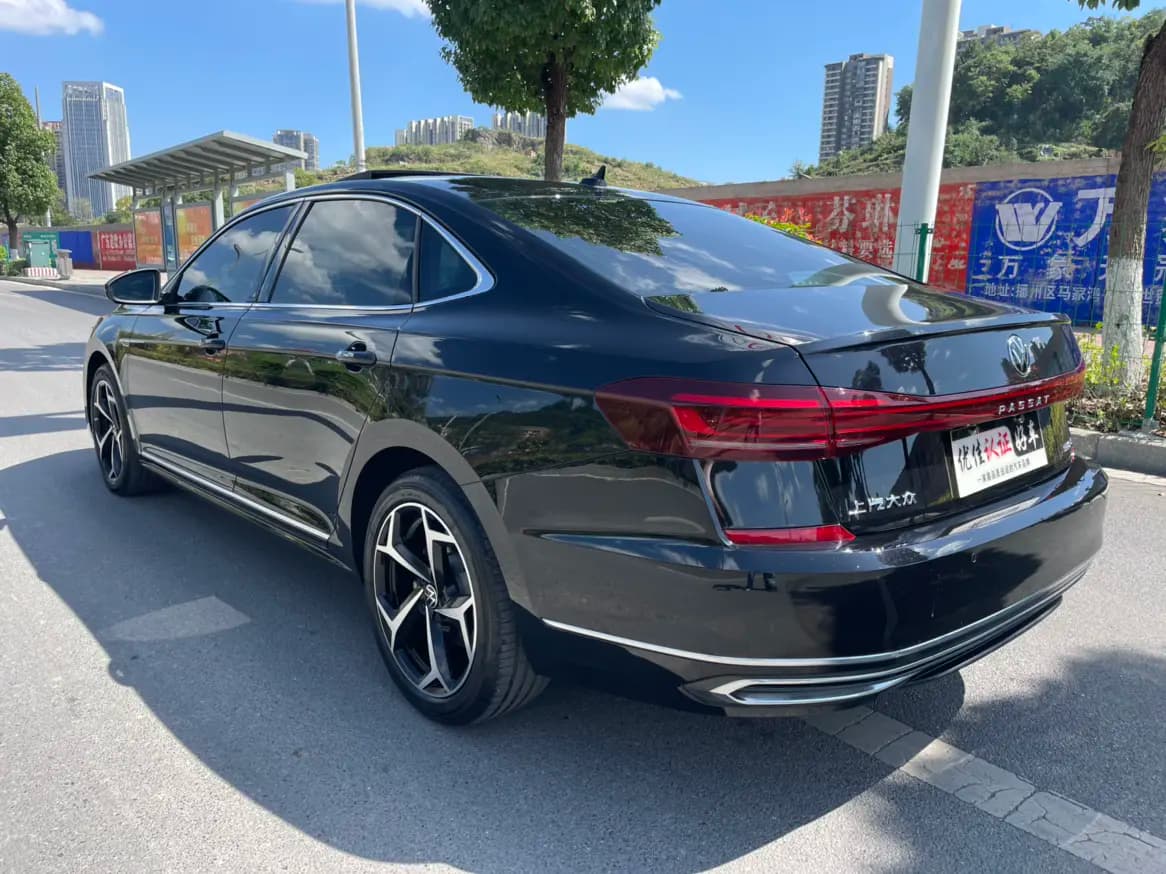 Volkswagen Passat 2023 г. 27070 км. — фото 4