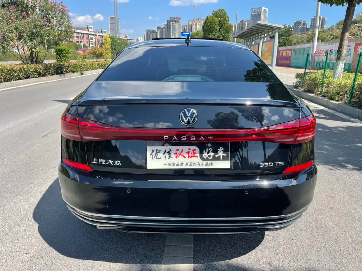 Volkswagen Passat 2023 г. 27070 км. — фото 5