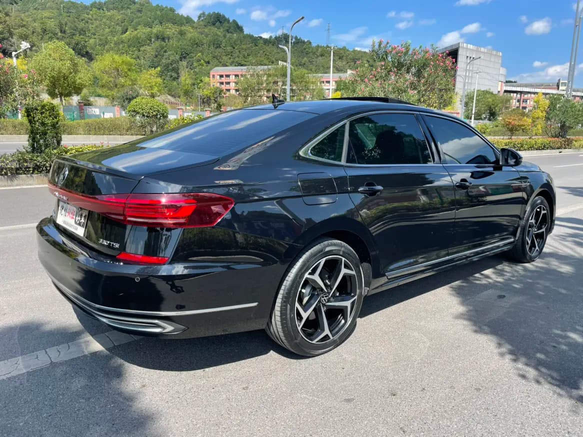 Volkswagen Passat 2023 г. 27070 км. — фото 6