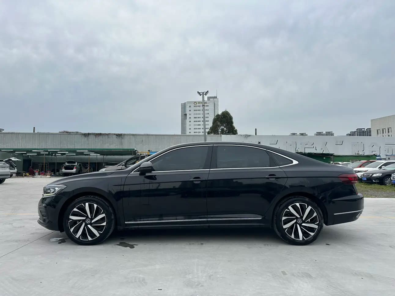 Volkswagen Passat 2022 г. 31071 км. — фото 4
