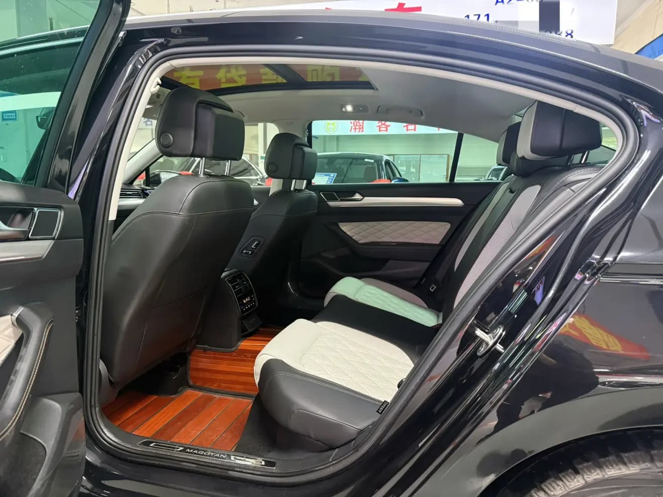 Volkswagen Magotan 2023 г. 105011 км. — фото 7
