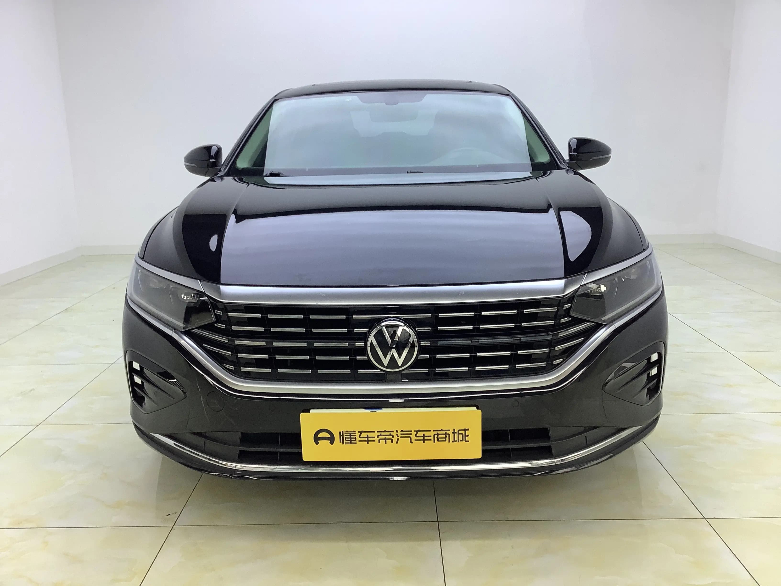 Volkswagen Passat 2022 г. 69374 км. — фото 2