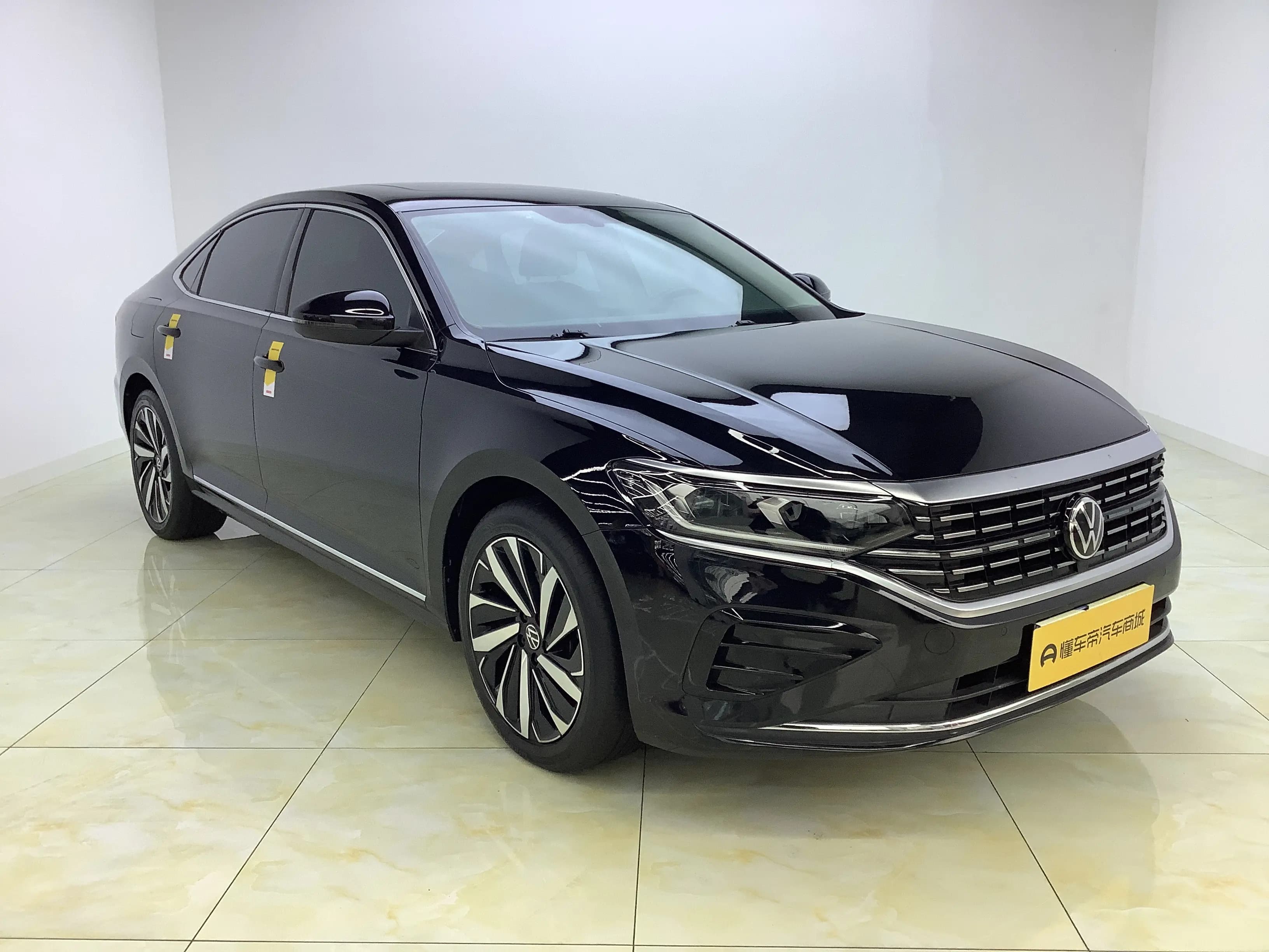 Volkswagen Passat 2022 г. 69374 км. — фото 3