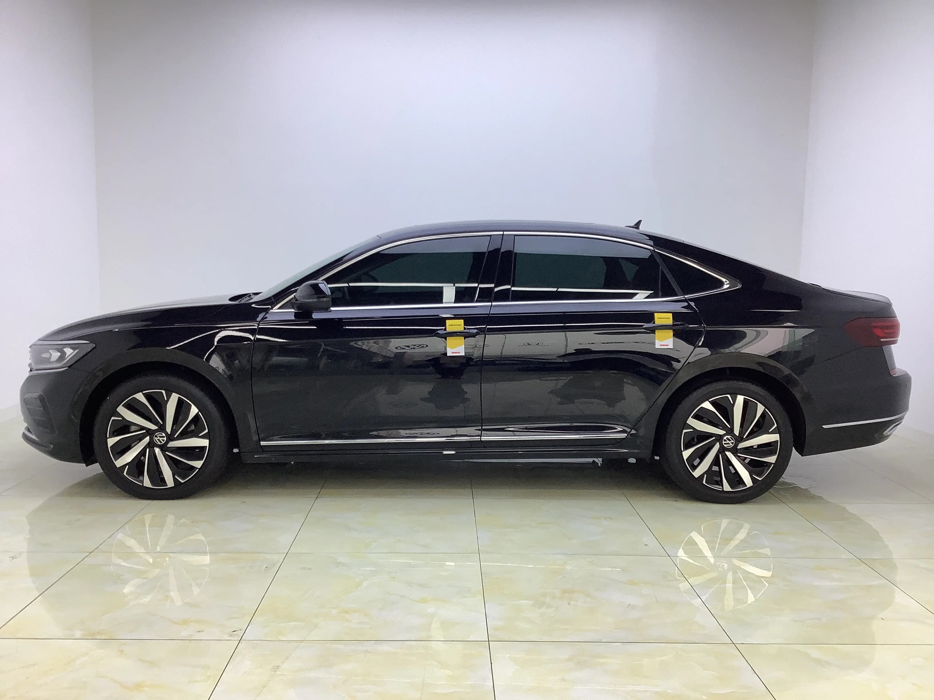 Volkswagen Passat 2022 г. 69374 км. — фото 4