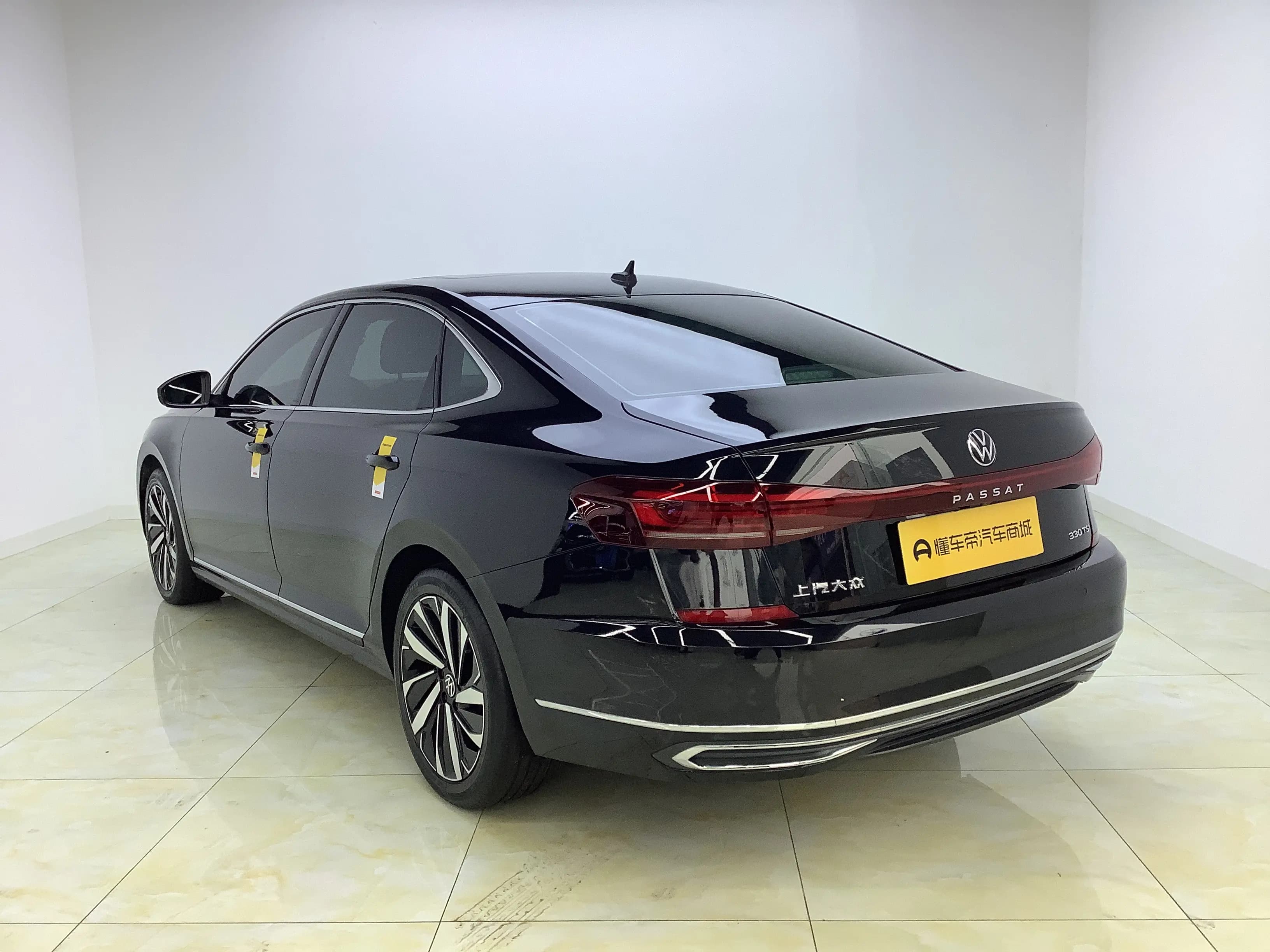 Volkswagen Passat 2022 г. 69374 км. — фото 5