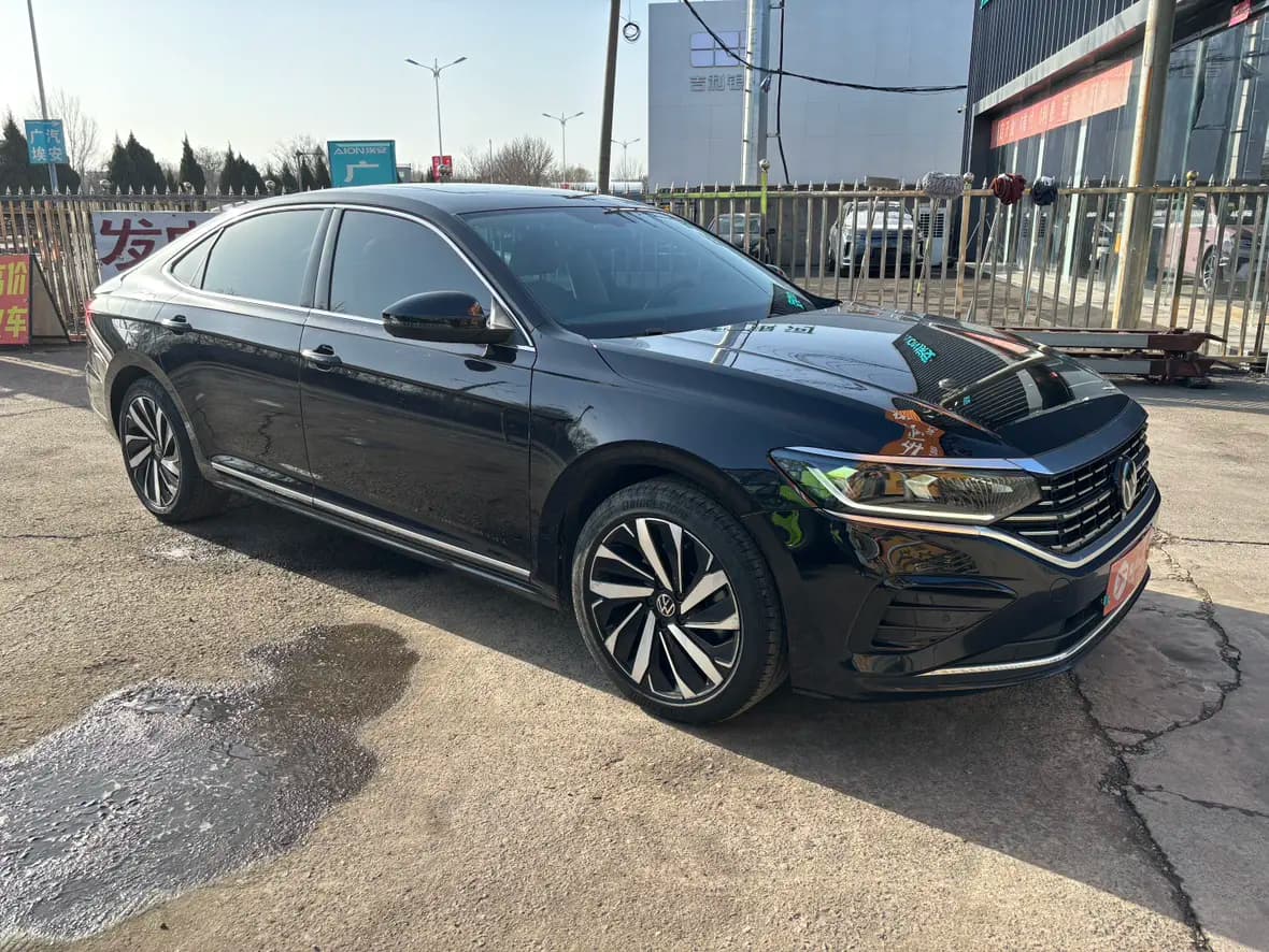 Volkswagen Passat 2022 г. 53075 км. — фото 3