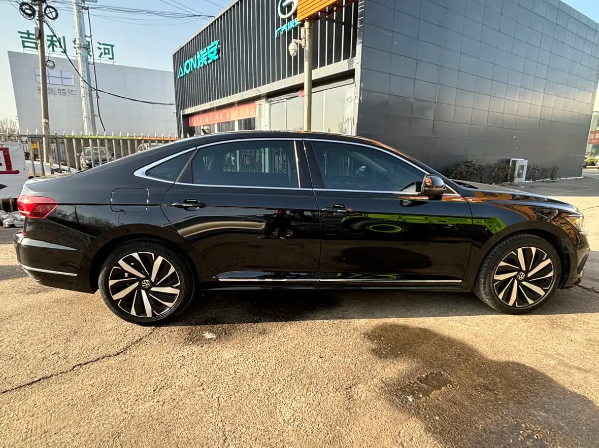 Volkswagen Passat 2022 г. 53075 км. — фото 7
