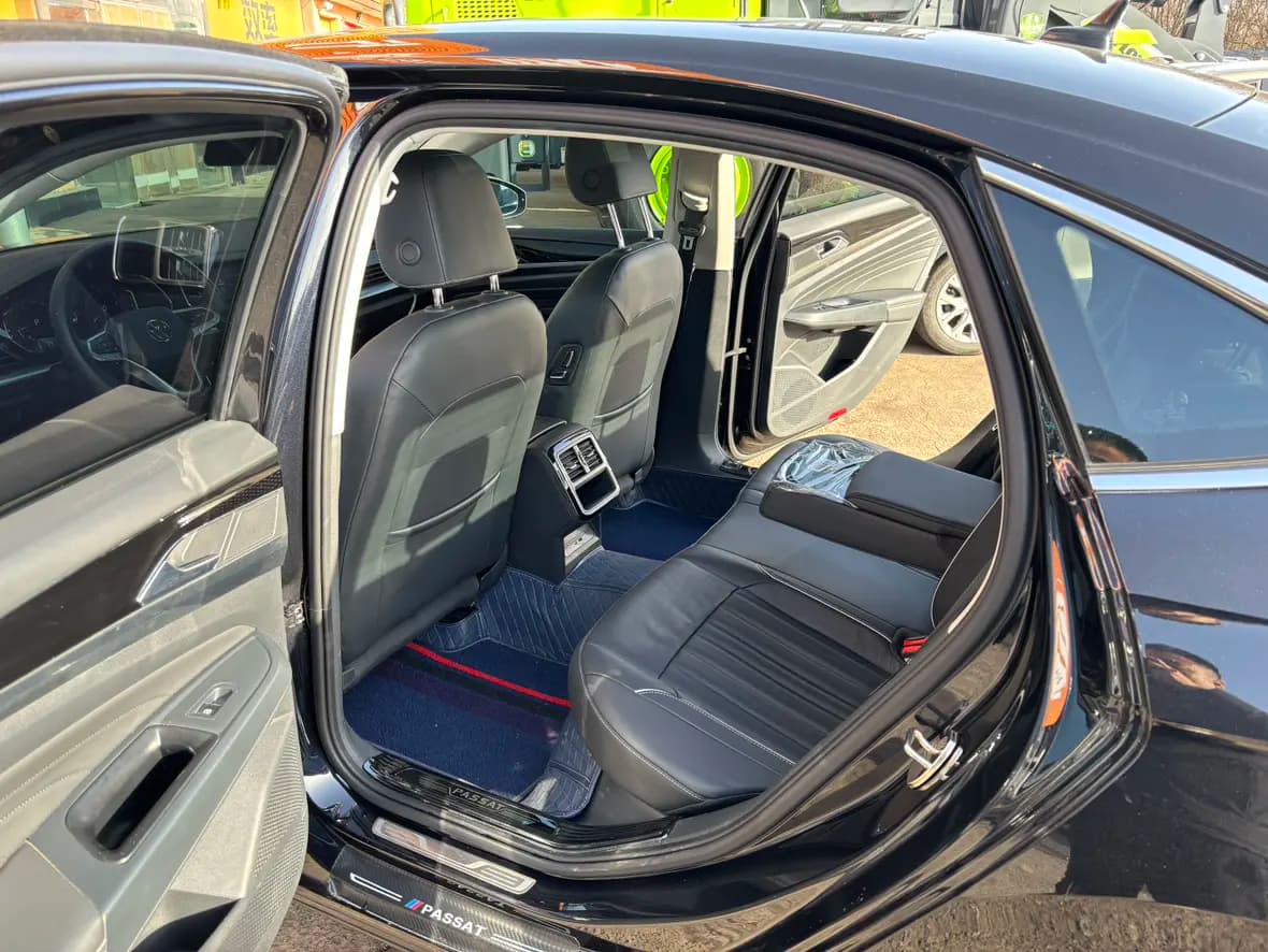Volkswagen Passat 2022 г. 53075 км. — фото 8
