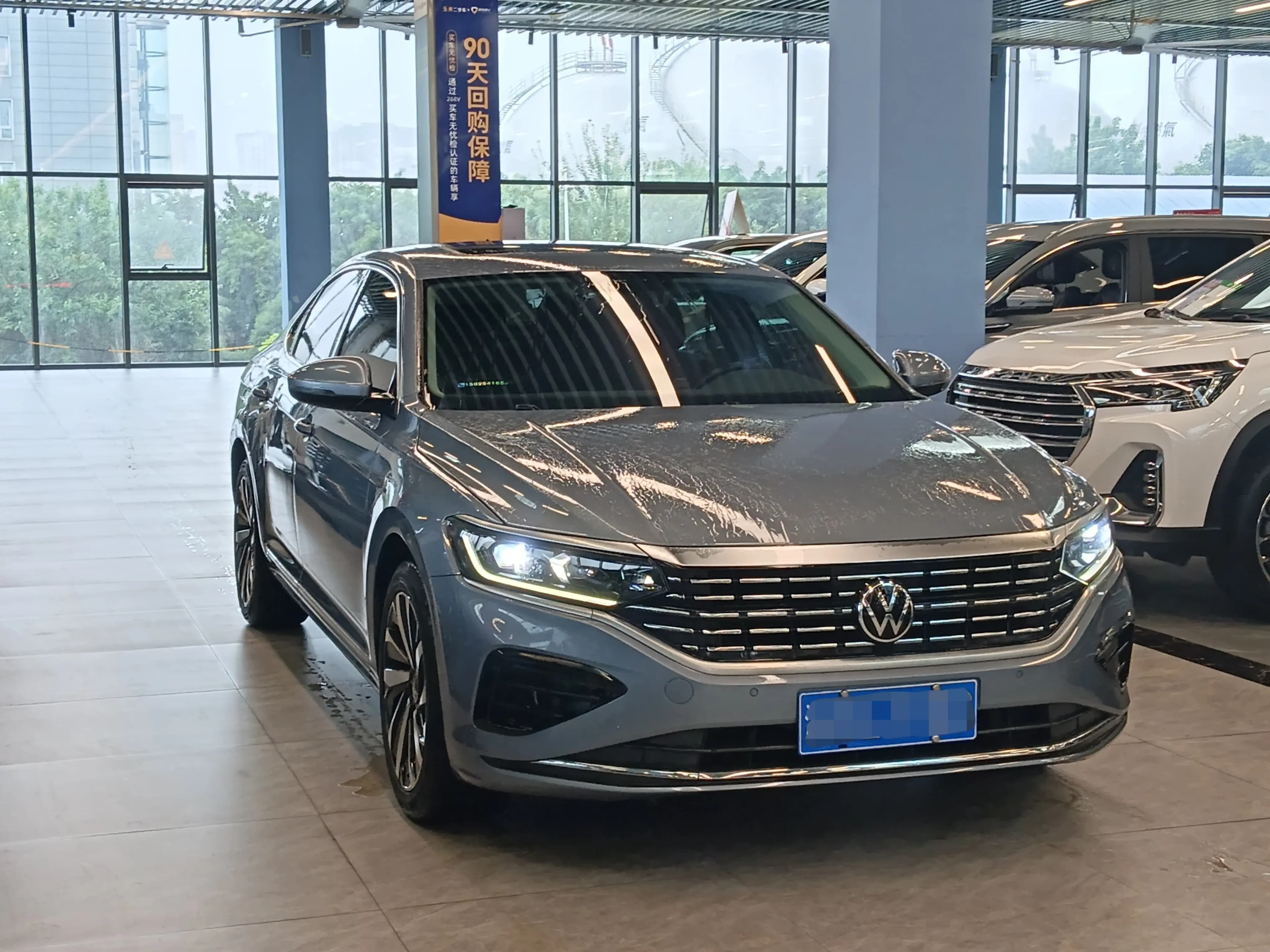 Volkswagen Passat 2022 г. 49076 км. — фото 2