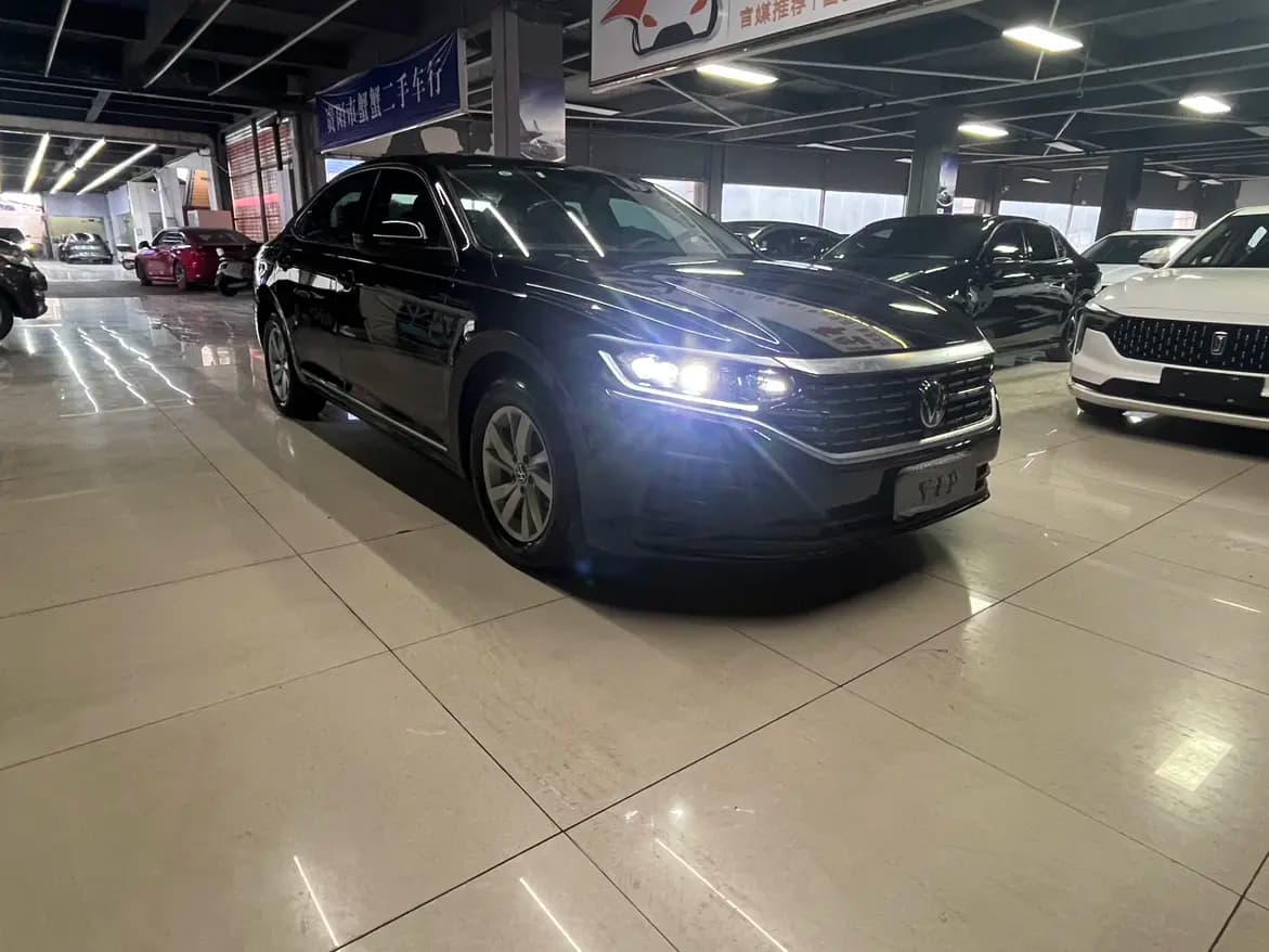 Volkswagen Passat 2023 г. 55078 км. — фото 3