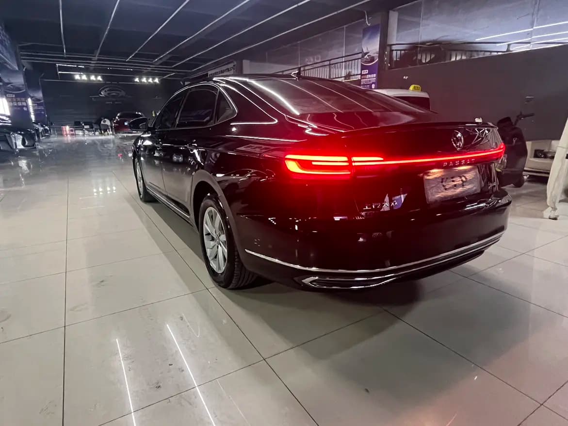 Volkswagen Passat 2023 г. 55078 км. — фото 4