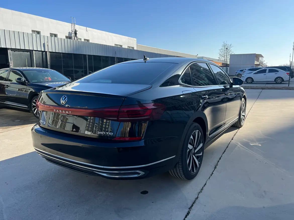 Volkswagen Passat 2024 г. 14079 км. — фото 4