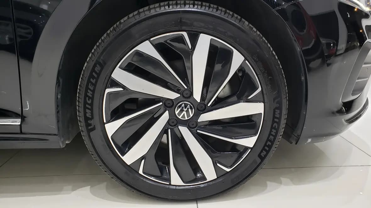 Volkswagen Passat 2024 г. 52080 км. — фото 10