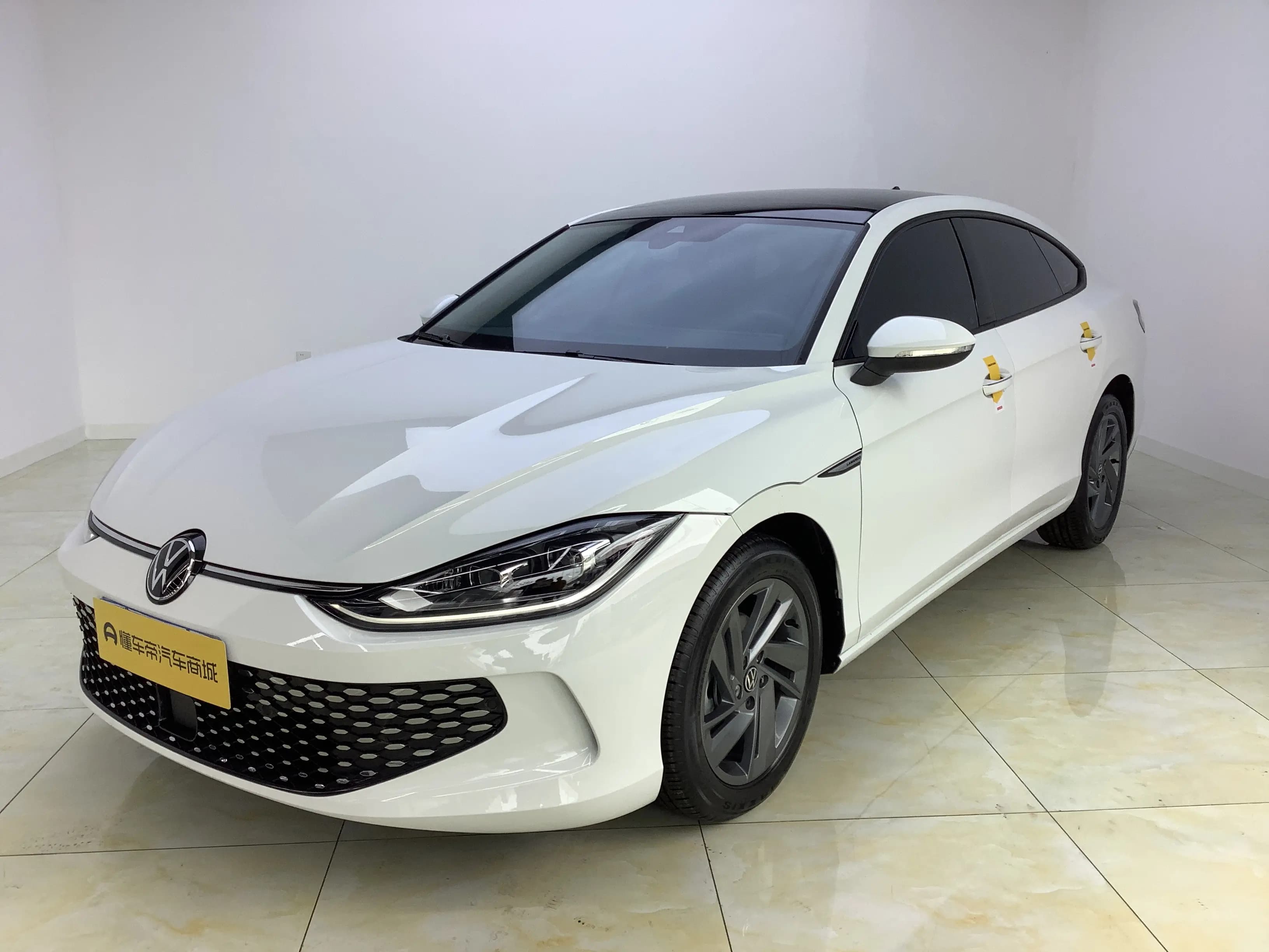 Volkswagen Lamando 2024 г. 9027 км.