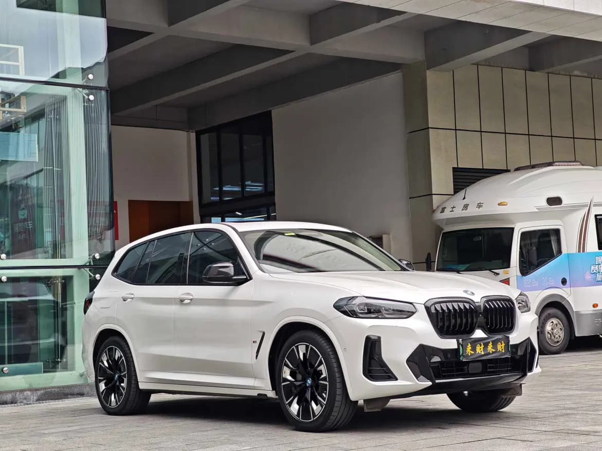 BMW iX3 2024 г. 19024 км. — фото 3
