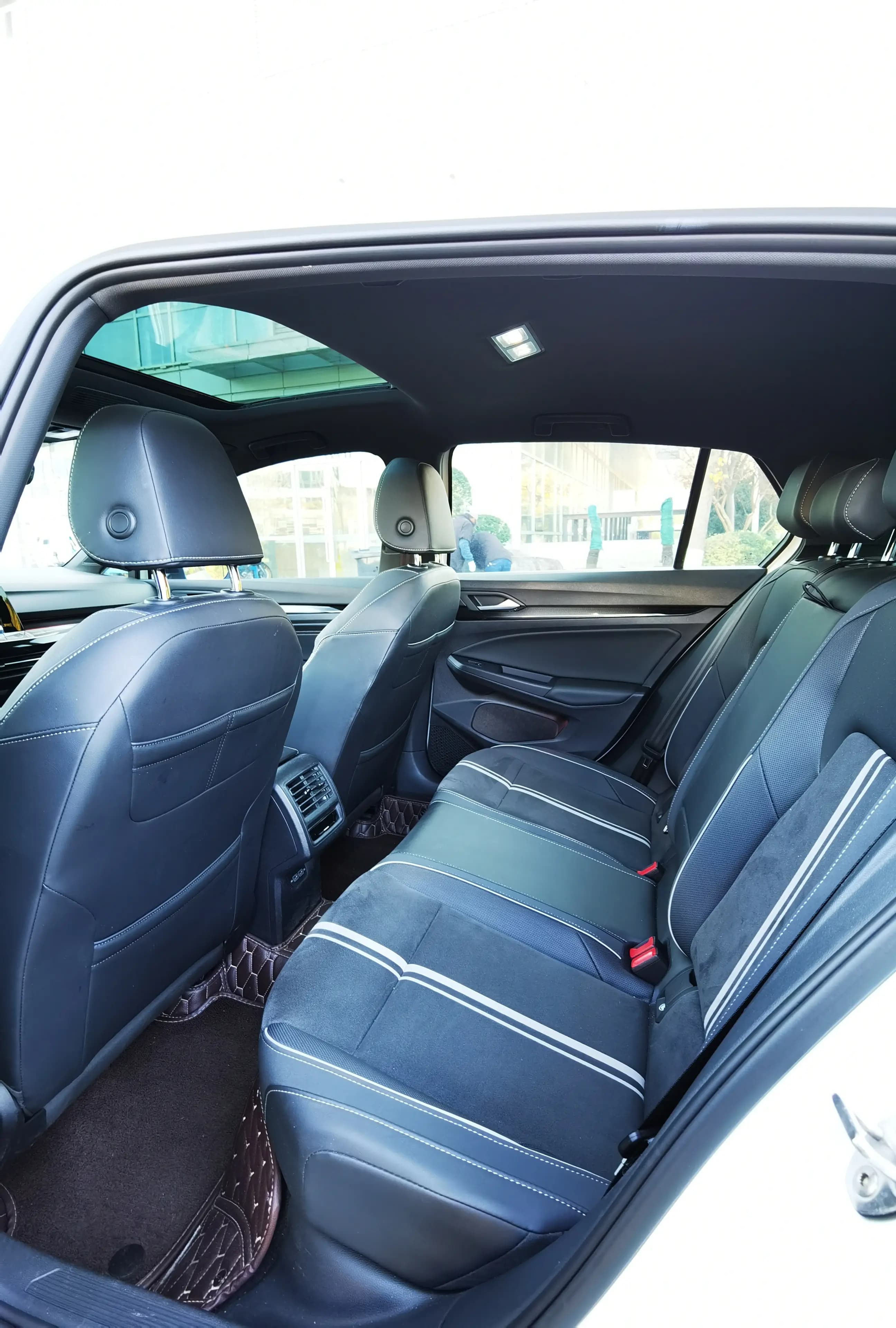 Volkswagen Golf 2022 г. 39000 км. — фото 10