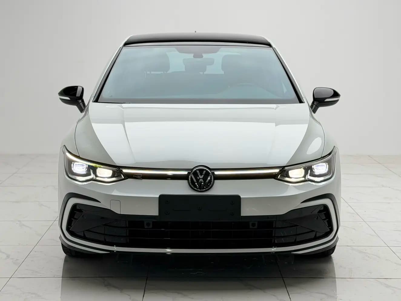 Volkswagen Golf 2023 г. 33700 км. — фото 2