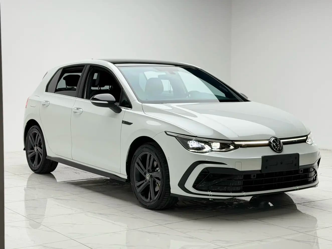 Volkswagen Golf 2023 г. 33700 км. — фото 3