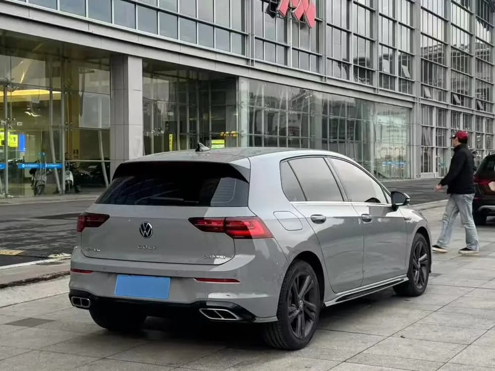 Volkswagen Golf 2023 г. 32142 км. — фото 7