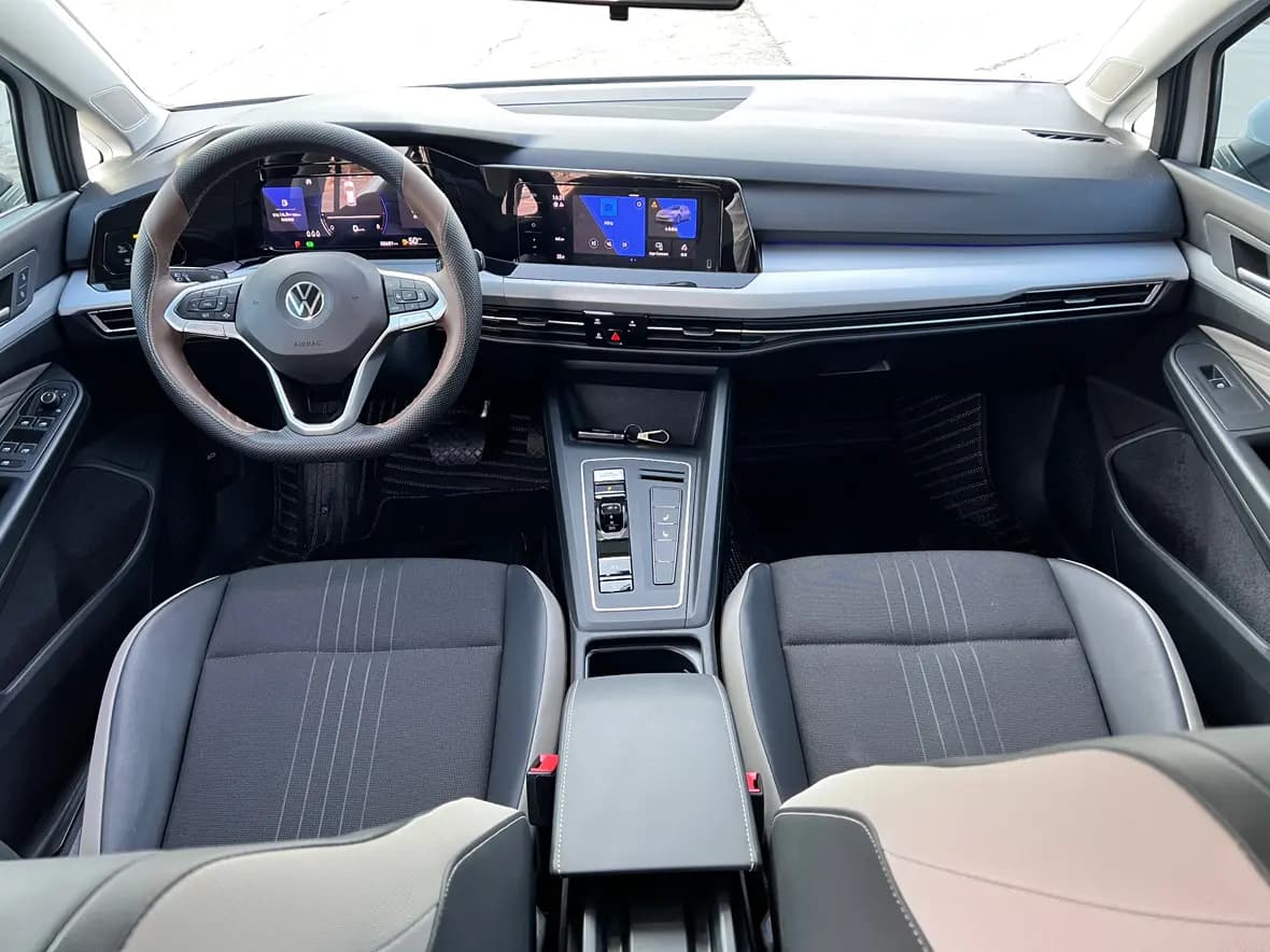 Volkswagen Golf 2024 г. 31146 км. — фото 5