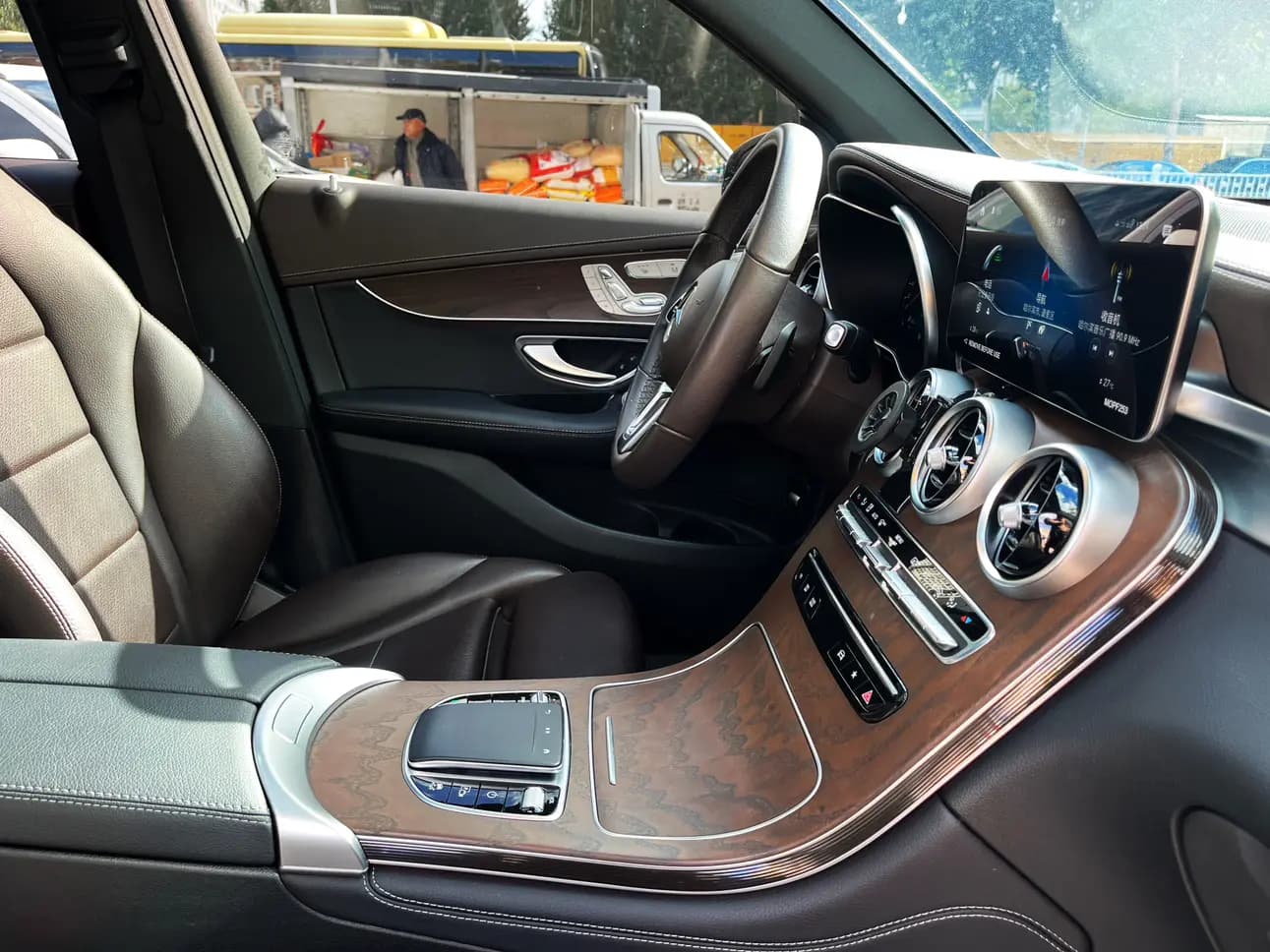 Mercedes-Benz GLC 2022 г. 50131 км. — фото 15
