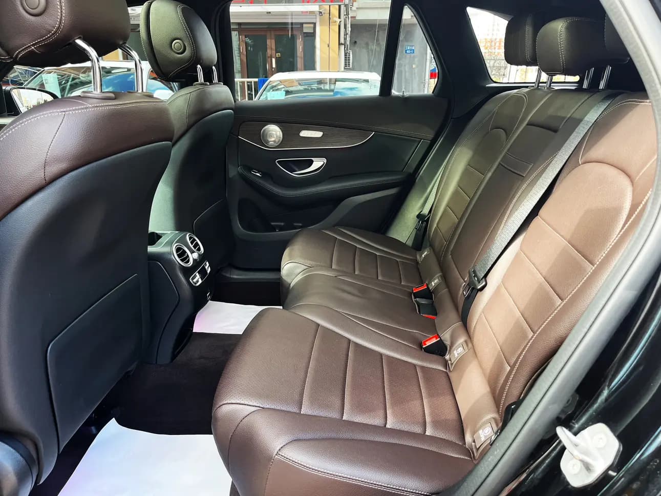 Mercedes-Benz GLC 2022 г. 50131 км. — фото 17