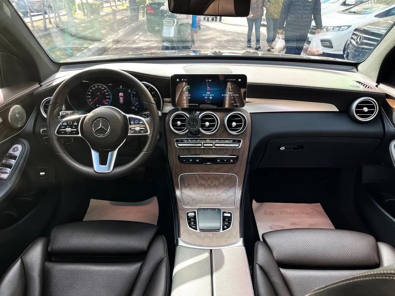 Mercedes-Benz GLC 2022 г. 50131 км. — фото 10