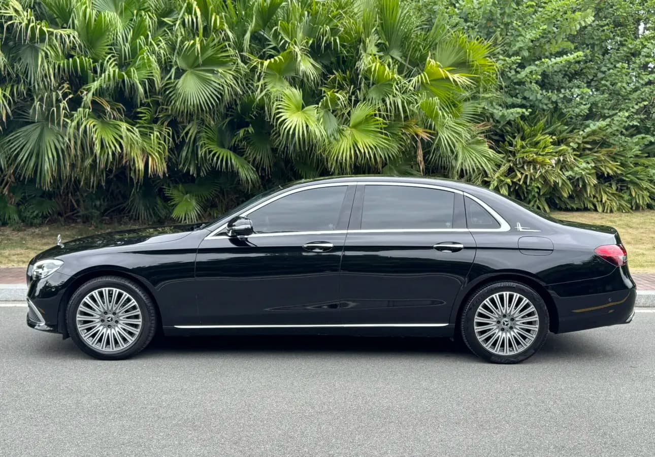 Mercedes-Benz E-Class 2021 г. 61078 км. — фото 4