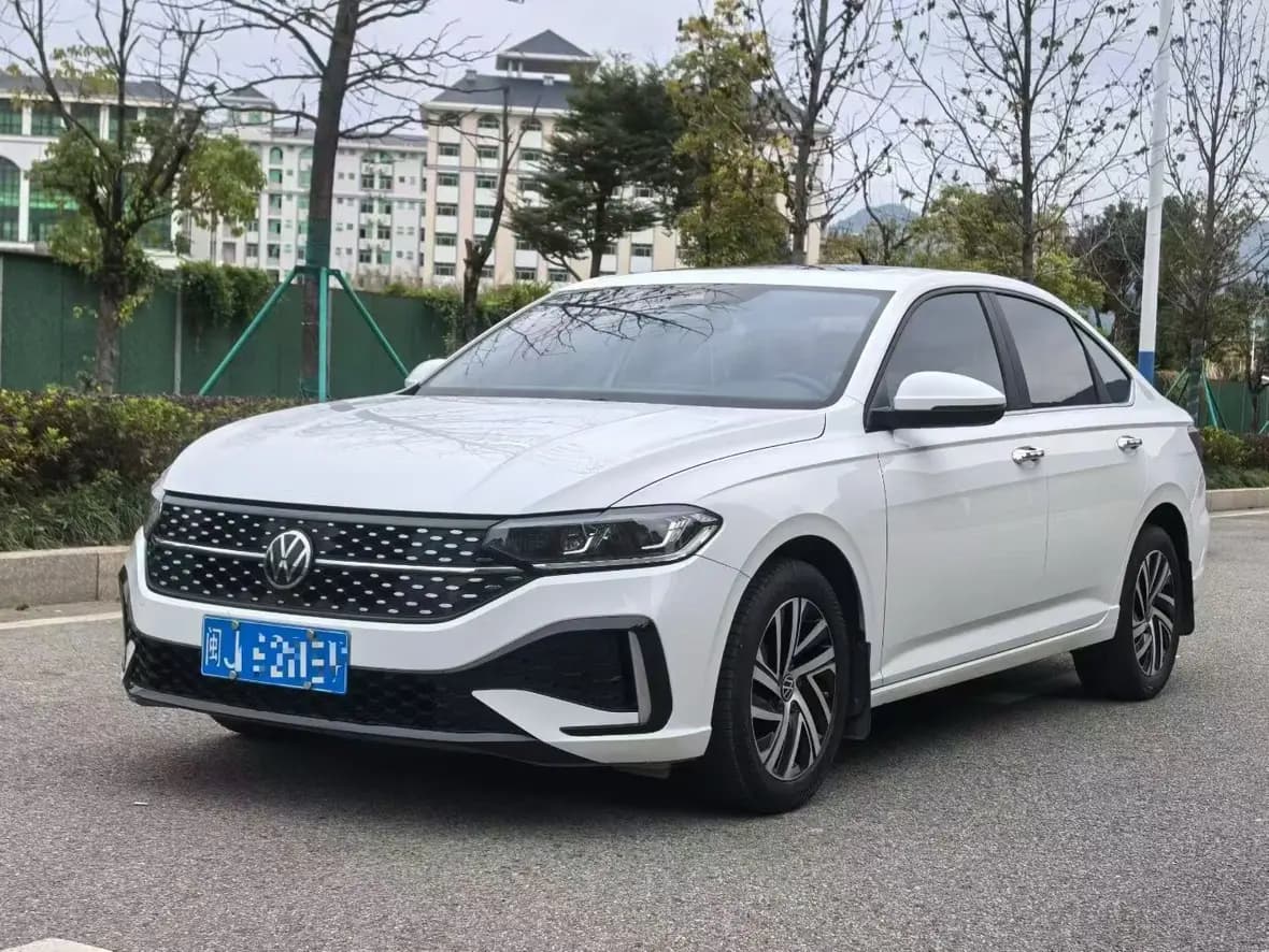 Volkswagen Lavida 2024 г. 40024 км.