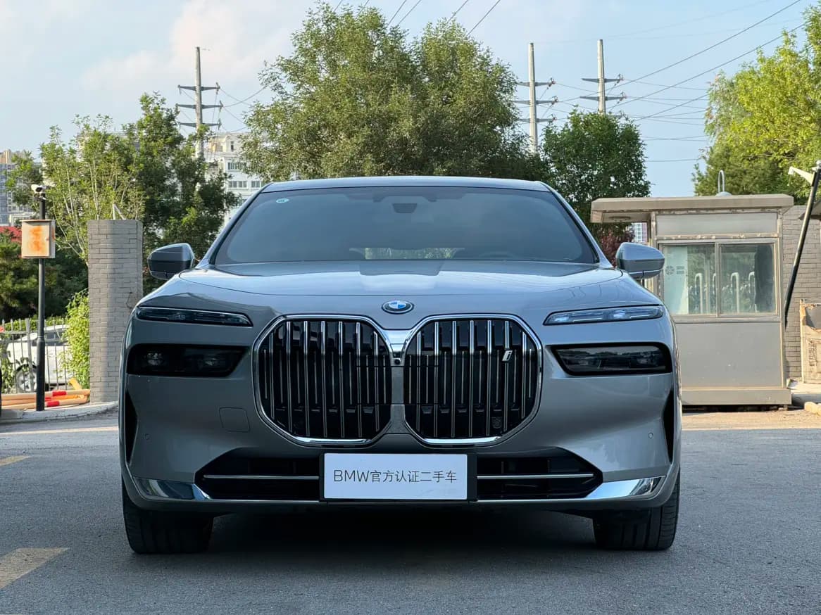 BMW i7 2023 г. 26028 км. — фото 2