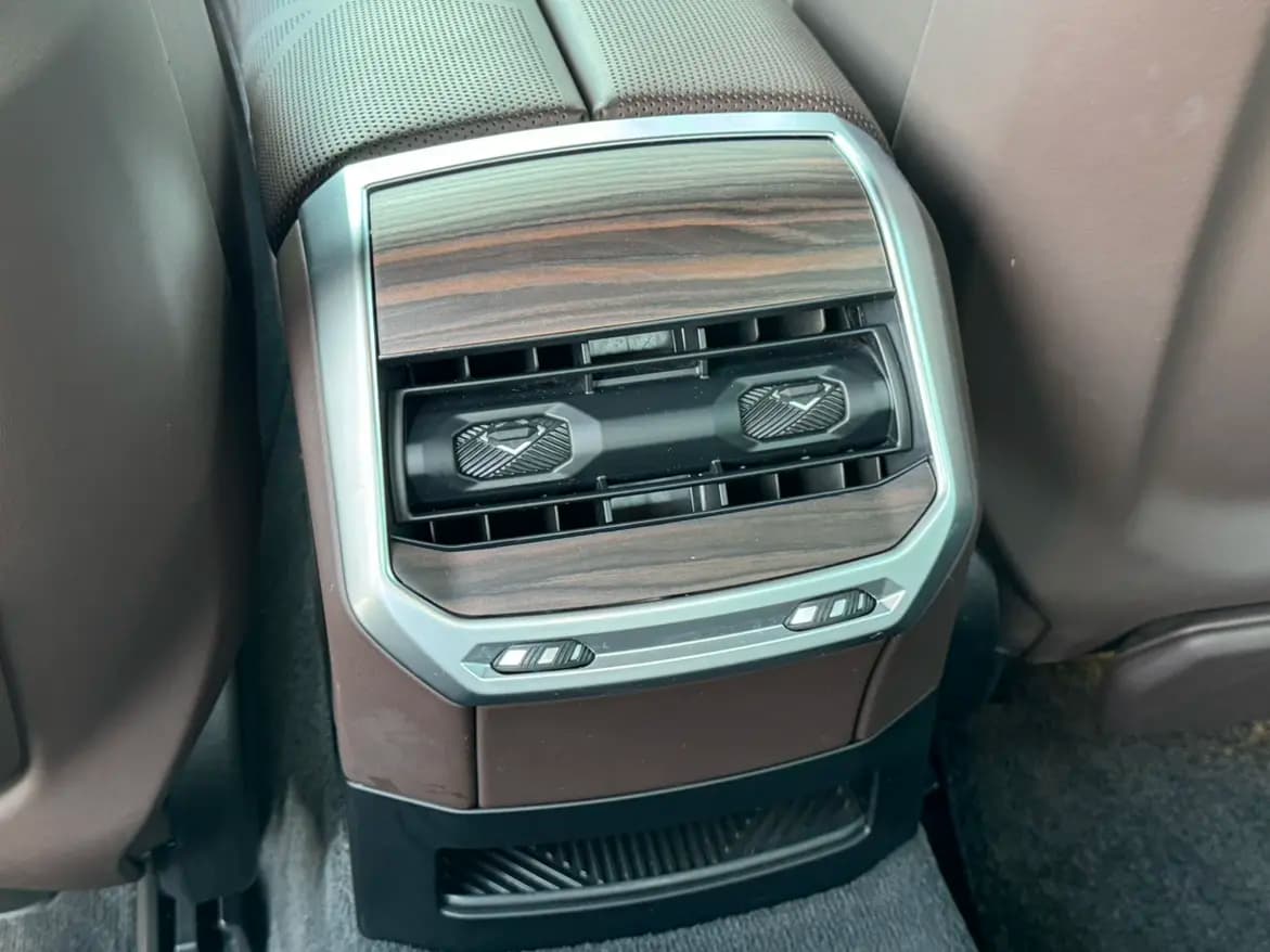BMW i7 2023 г. 26028 км. — фото 11