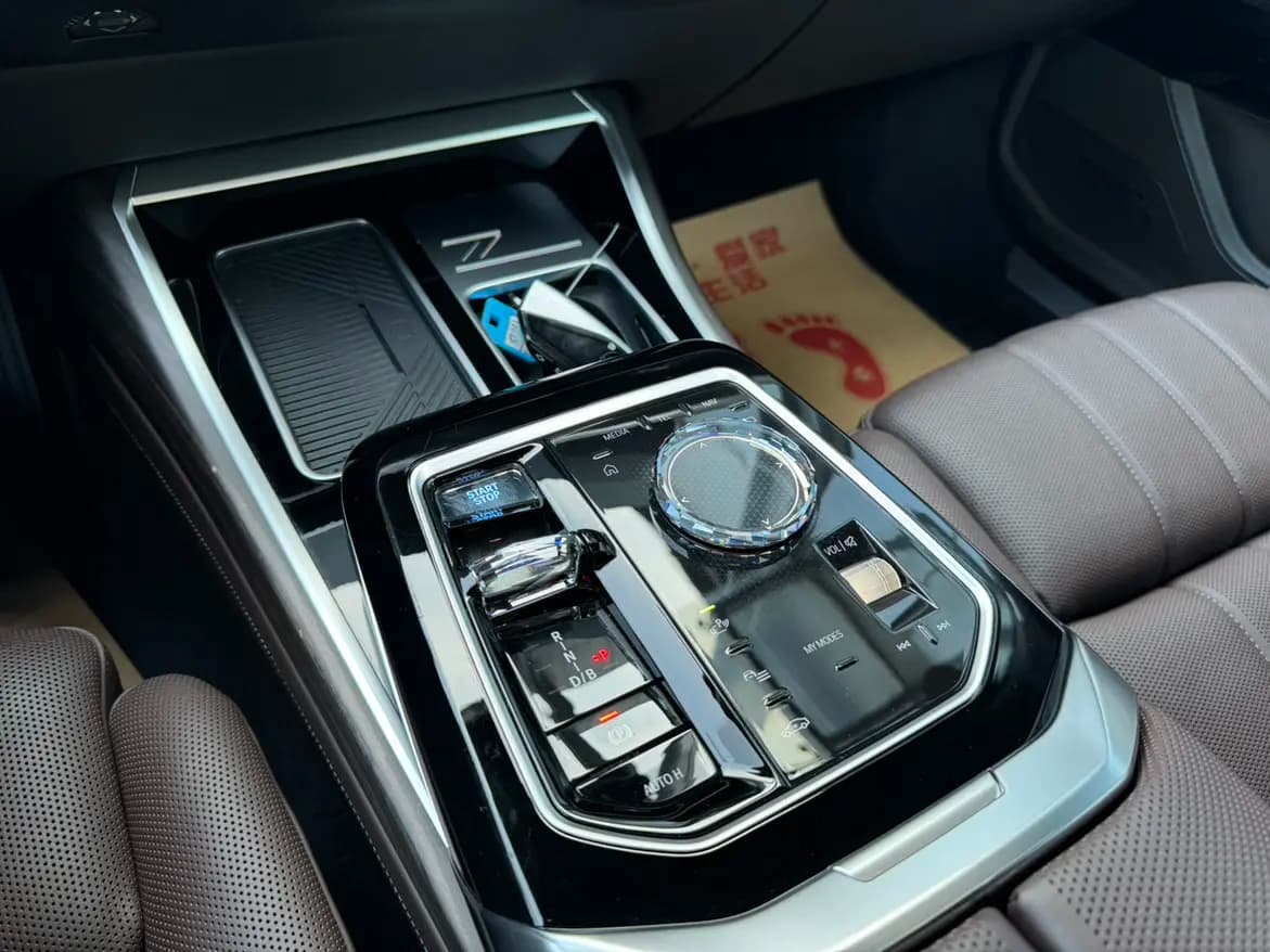 BMW i7 2023 г. 26028 км. — фото 22